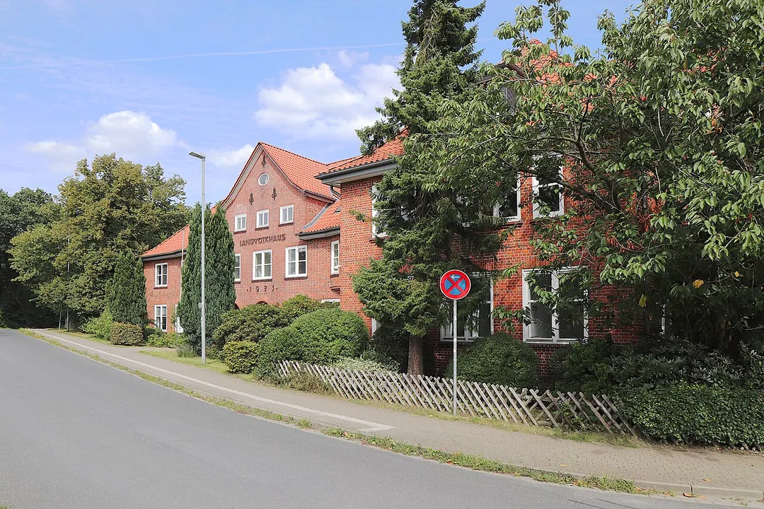 Buchholz in der Nordheide, Am langen Sal 1, 'Landvolkhaus'