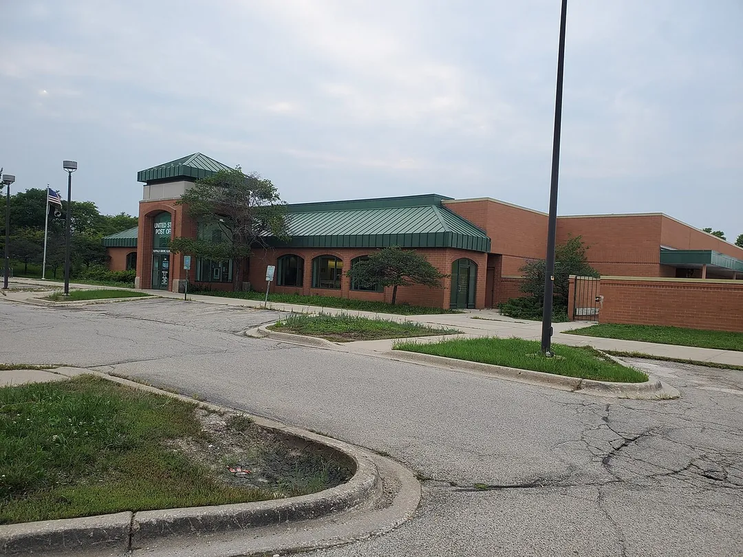 Picture of the Buffalo Grove post office building