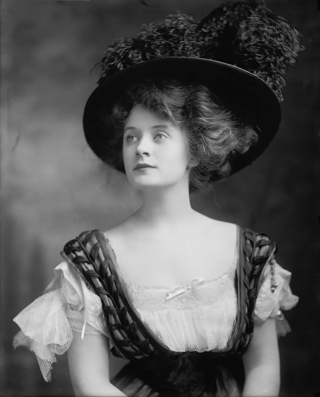 Billie Burke LC-DIG-hec-15826 (digital file from original negative).