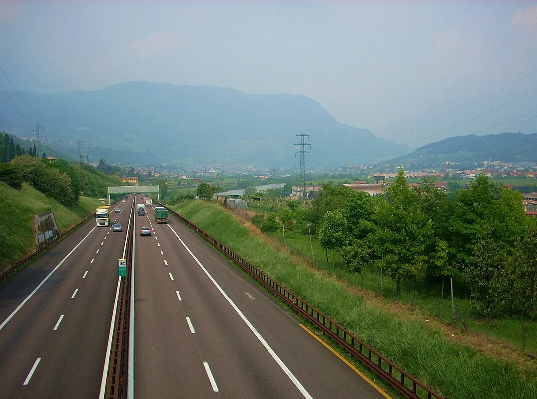 L'autostrada del Brennero nel tratto compreso fra i caselli "Rovereto Nord" - "Rovereto sud - Lago di Garda nord"