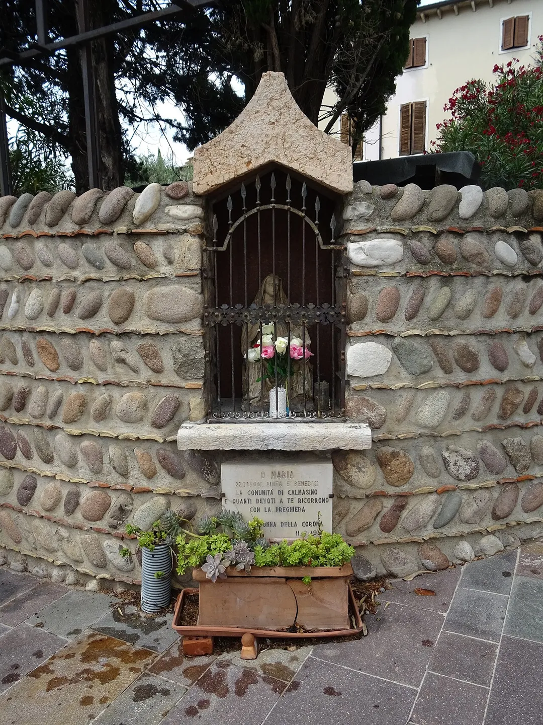 Calmasino (Bardolino, Veneto, Italy) - Wayside shrine