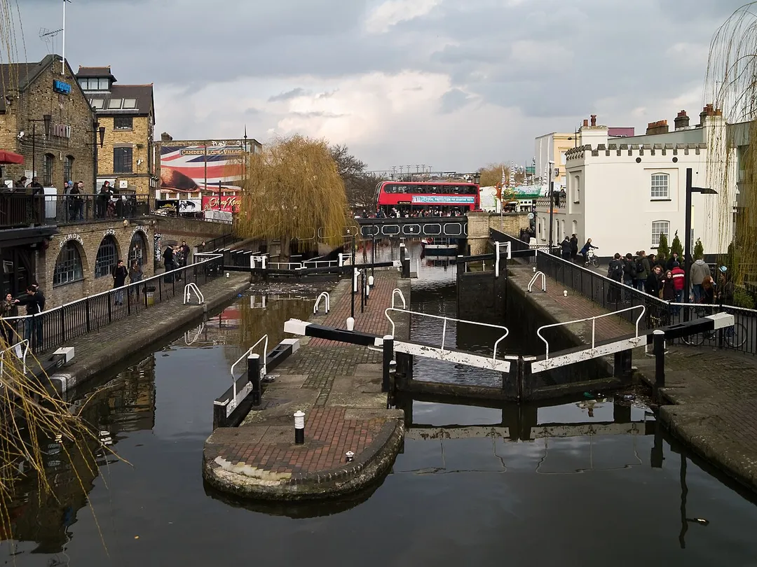 Camden Lock on the Regent's Canal in Camden Town (London Borough of Camden, Greater London, United Kingdom)