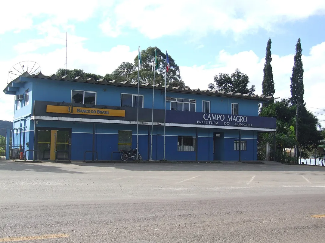 Prefeitura Municipal de Campo Largo, sede do poder executivo do município.