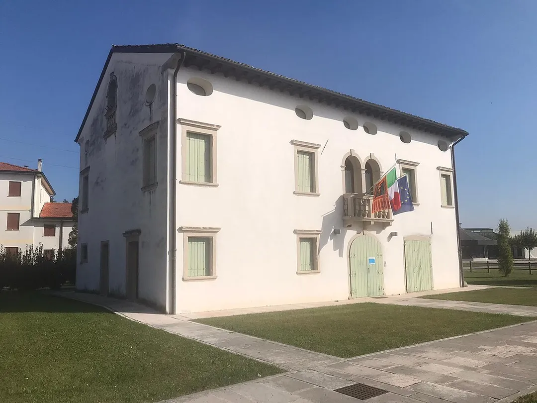 La foto rappresenta la storica Villa Altan di Campomolino di Gaiarine.
