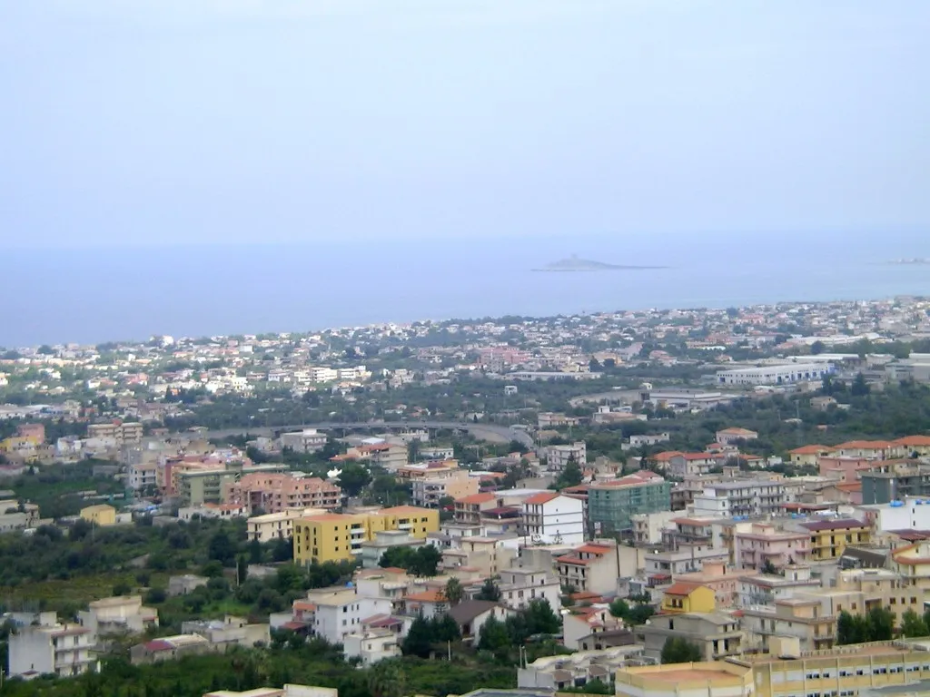 Blick vom Kastell Carini aufs Meer, im Hintergrund Isola delle Femmine