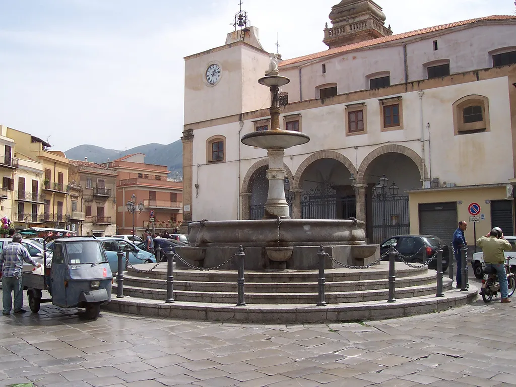View of the Piazza Duomo and Chiesa Madre.
