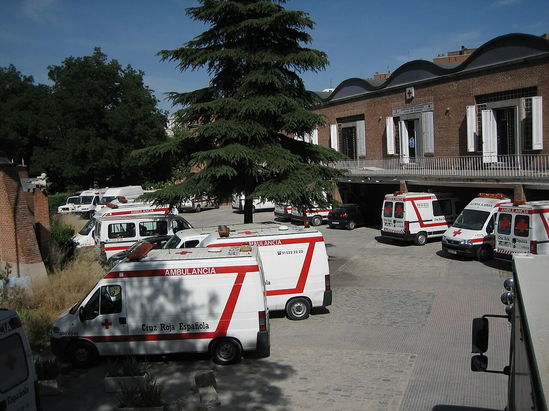 Madrid City Hall buildings on Avenida de Portugal s / n, Casa de Campo, during the Madrid Rio works. Used by the Red Cross Community of Madrid.