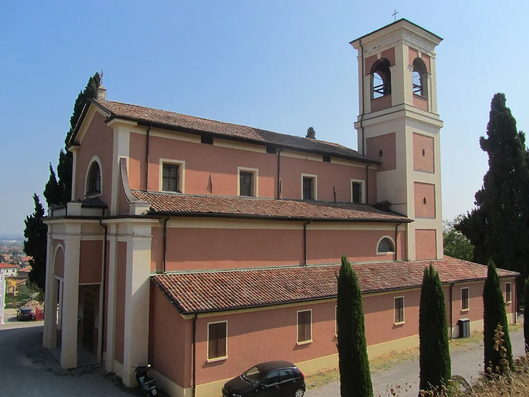 La chiesa parrocchiale di Casalgrande Alto, provincia di Reggio Emilia.