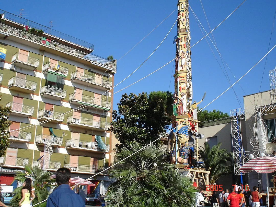 Gigli di Casavatore, giglio in piazza paranza casavatorese Nuova Gioventu'