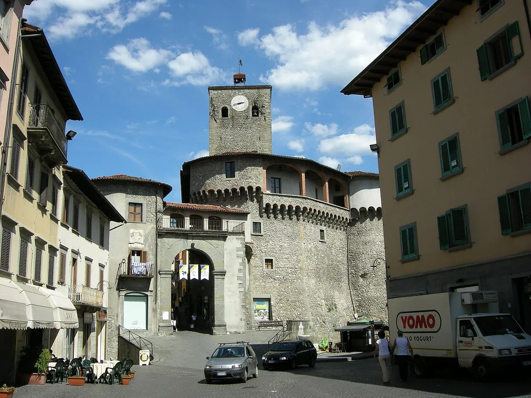 Rocca aroistesca, esterno