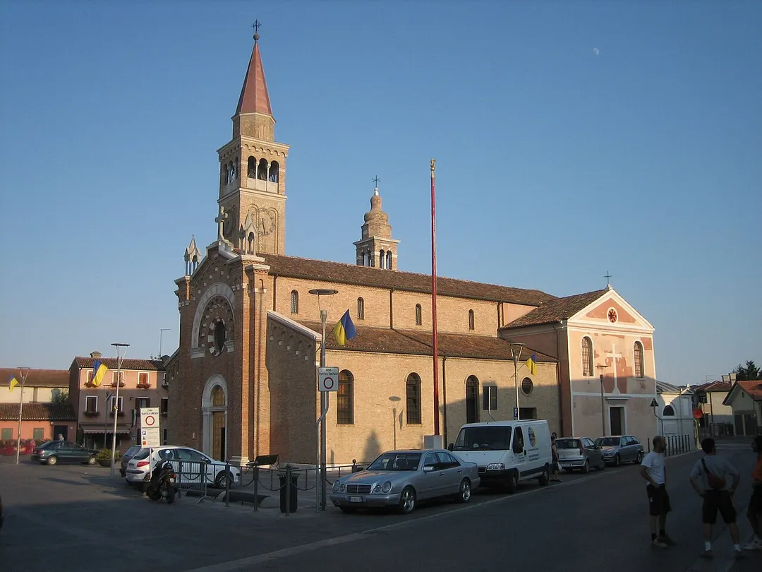 Church of Treporti
Italy

Picture taken by Hullie 5 July 2006