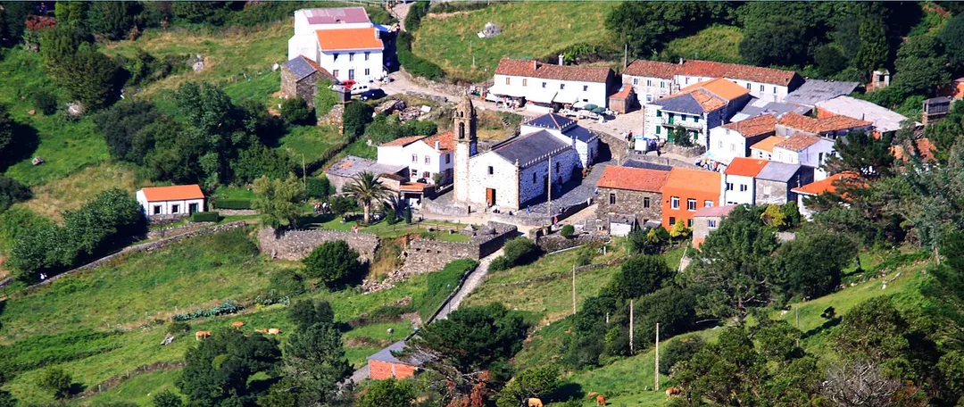 Santo André de Teixido, Cedeira. Panorámica
Santo André de Teixido é unha aldea localizada na parroquia de Régoa, ó leste do concello de Cedeira, na Serra da Capelada. Galiza