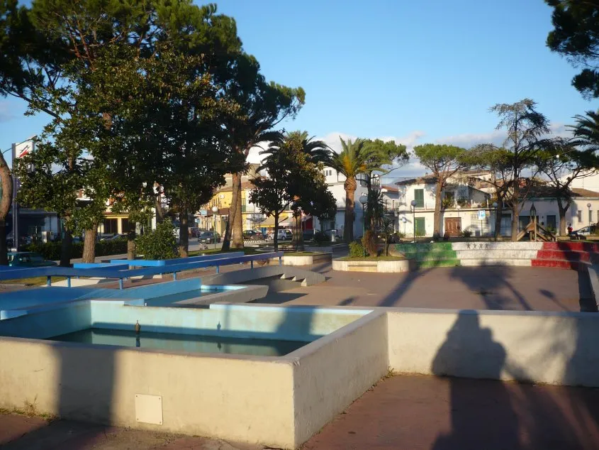 Piazza Aldo Moro, Villa Comunale