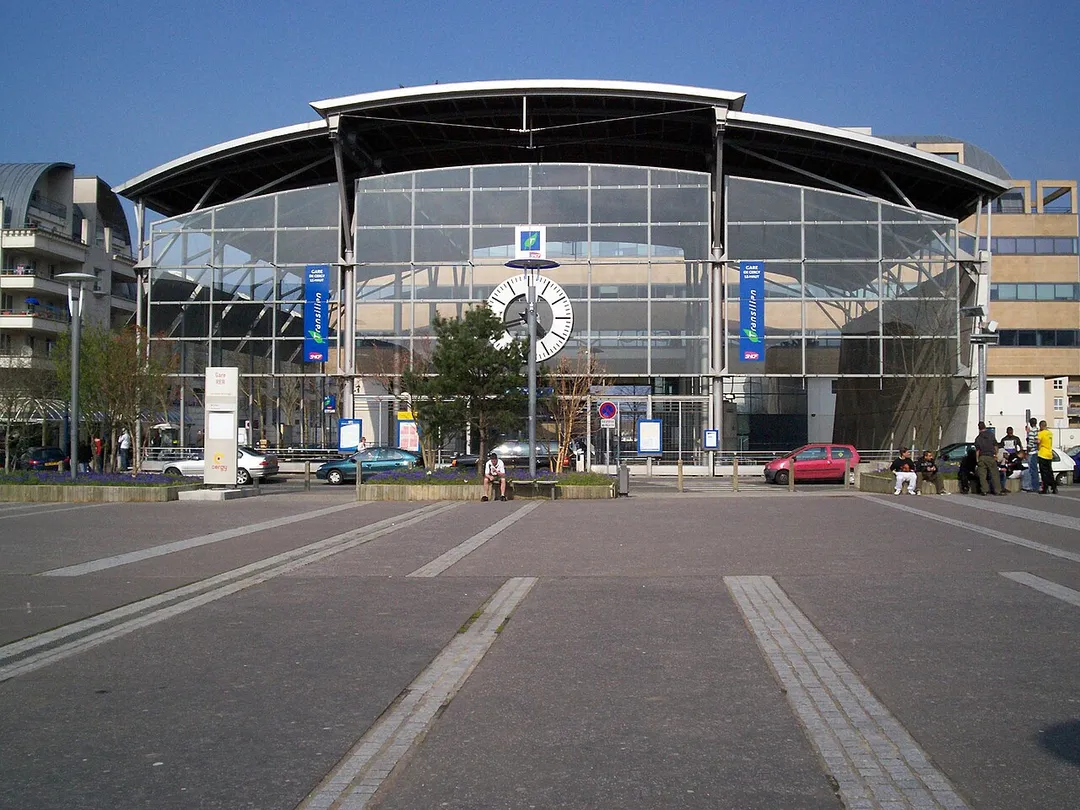 Bâtiment voyageurs de Cergy Le Haut