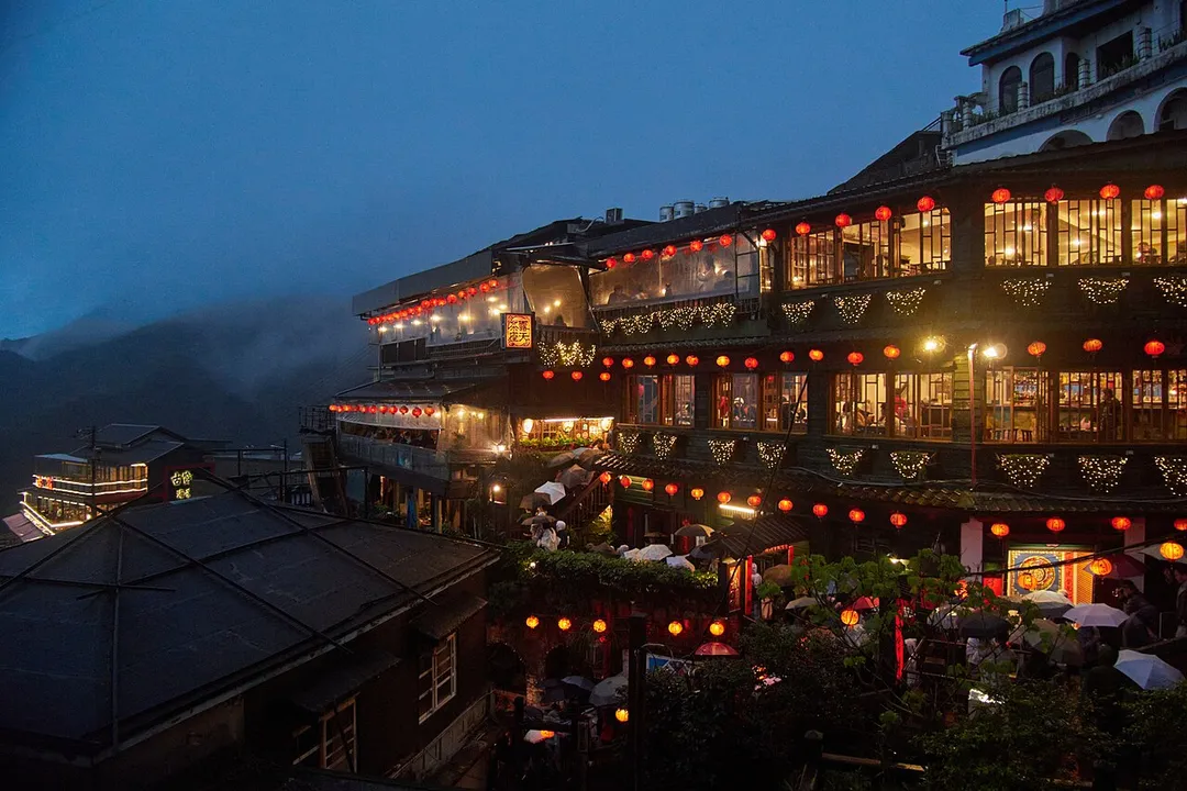 A-mei Tea House, at night