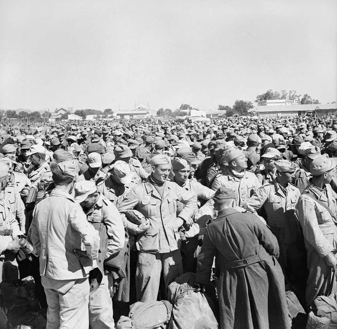 The Axis retreat and the Tunisian campaign 1942 - 1943: Scores of German and Italian prisoners at Gromalia prisoner of war camp after the fall of Tunis.