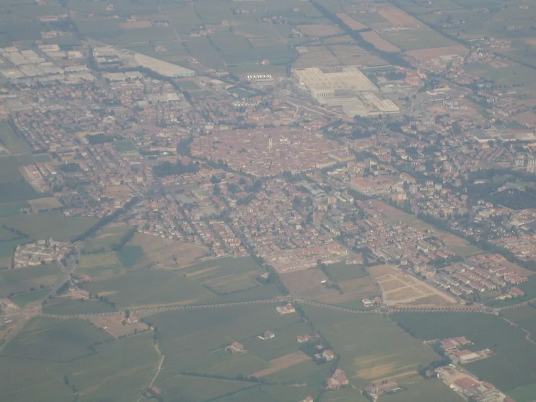 Chiari fotografata da un aereo