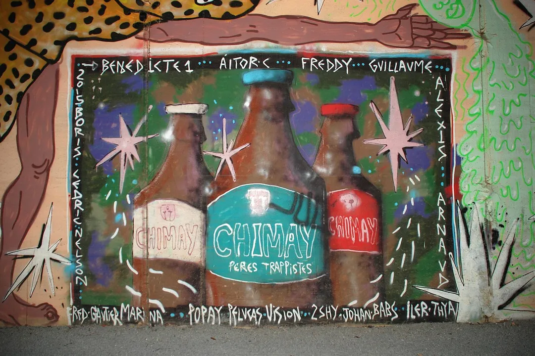 Belgique - Louvain-la-Neuve - Gare - Quai - Bières belges - Aitor Cara et Johan Baggio (Kosmopolite Art Tour 2015 à Louvain-la-Neuve)