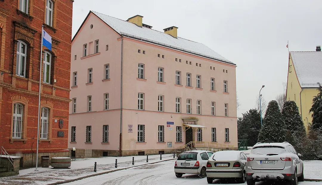 Budynek Centrum Edukacyjnego w Chojnowie