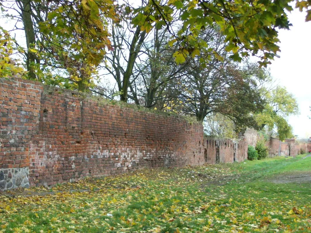 Mittelalterliche Stadtmauer.