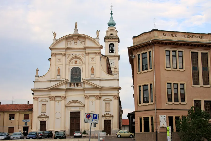 Veduta del centro di Cilavegna con la chiesa parrocchiale