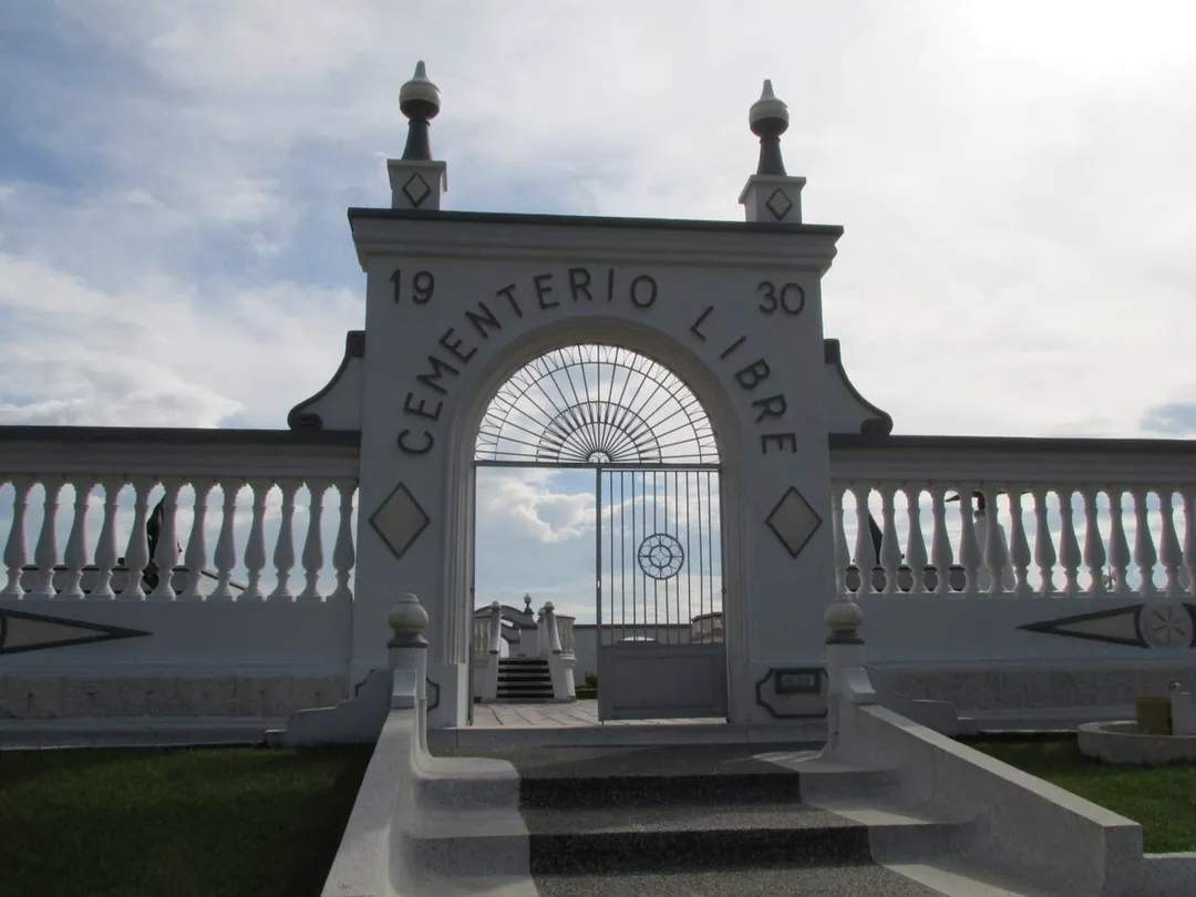 Cementerio Libre de Circasia