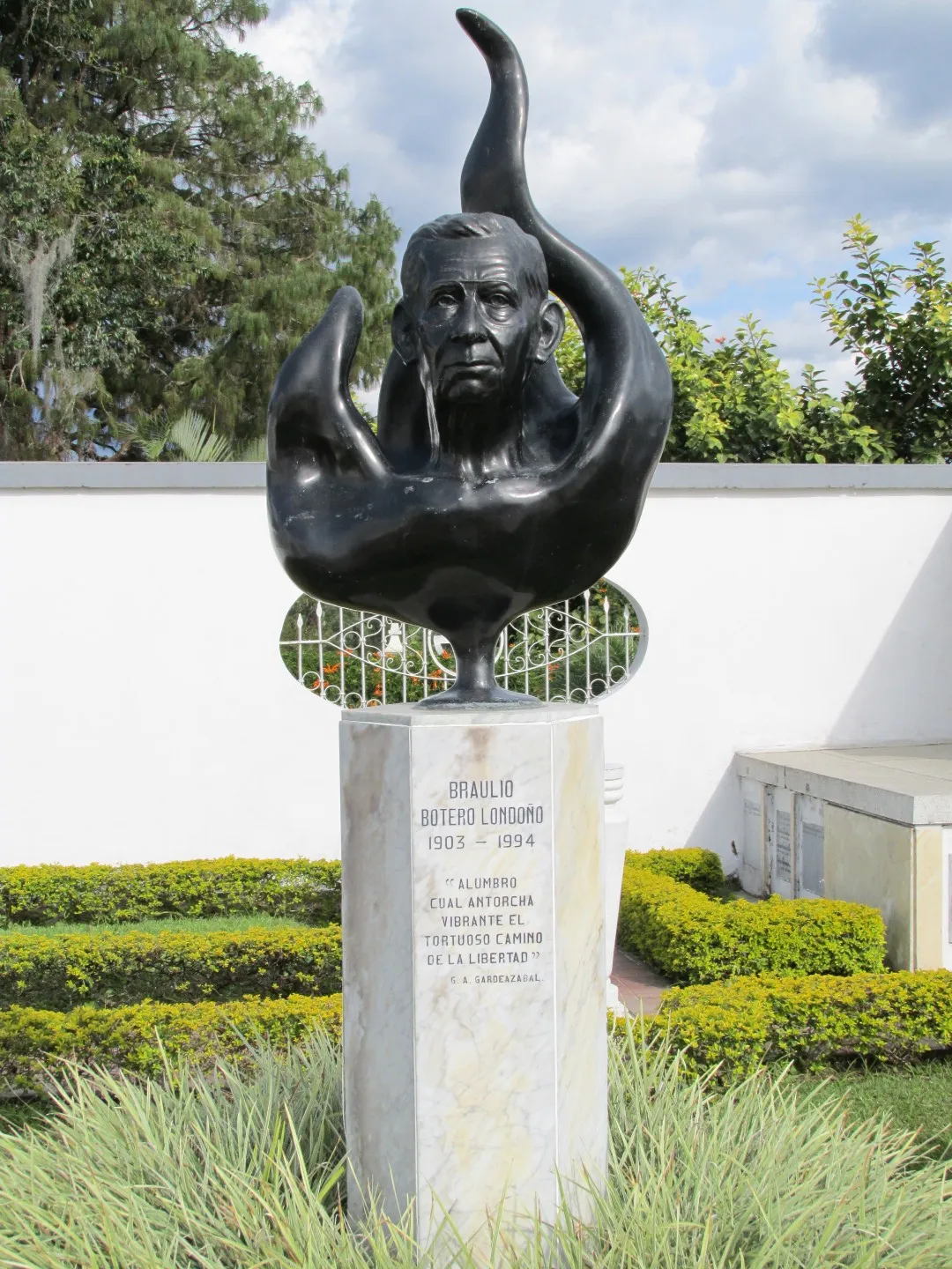 Busto de Braulio Botero