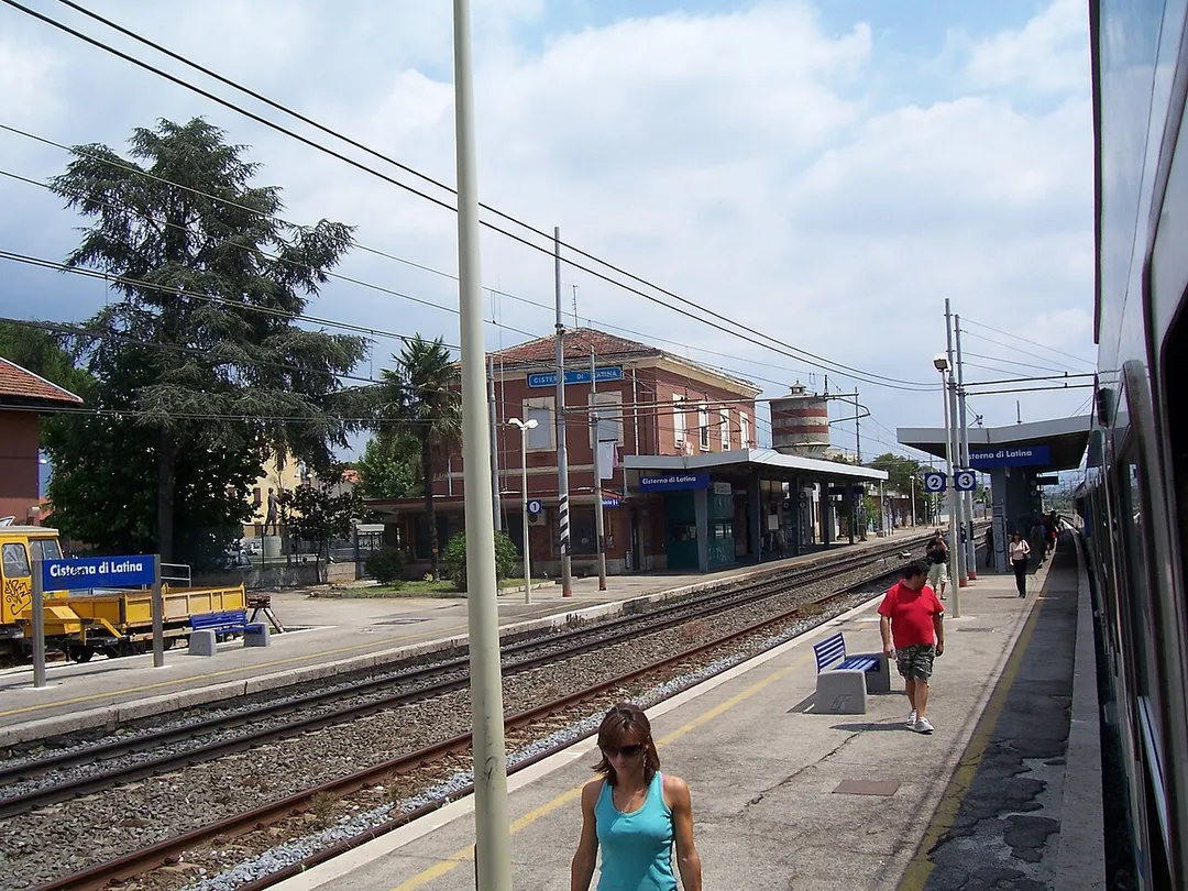 Cisterna di Latina (LT, Italy) train station - Stazione di Cisterna di Latina (LT)