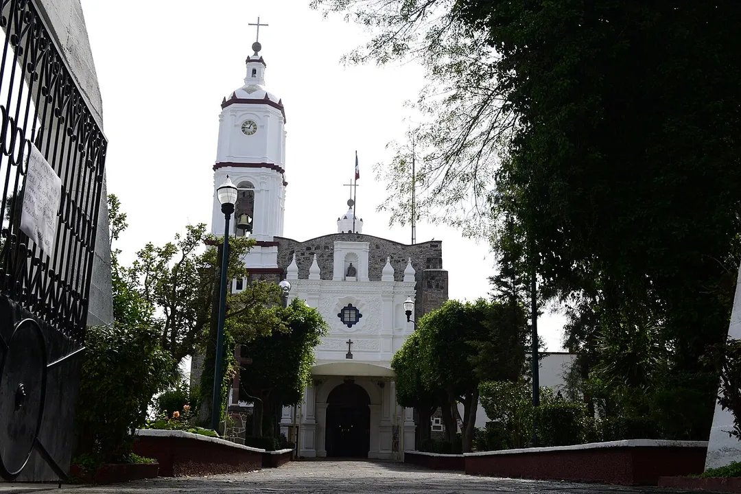 This is a photo of a monument in Mexico, identified by ID