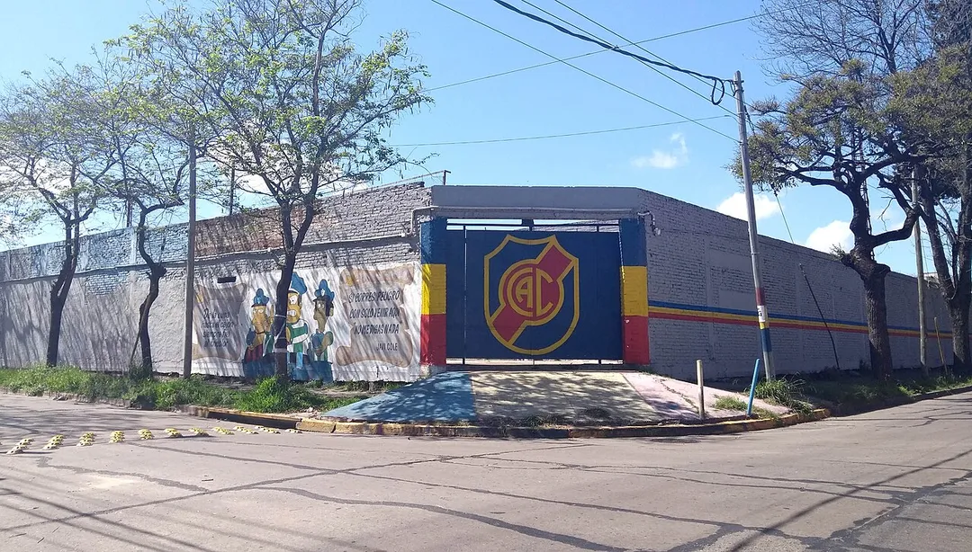 Entrance to C.A. Colegiales stadium on the corner of Malaver and Natalio Querido, view from the north.