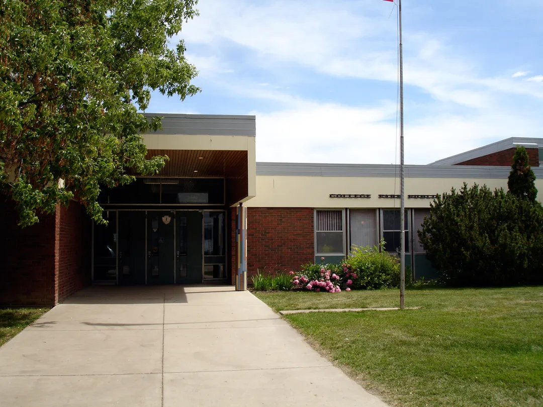 École College Park School in the College Park neighbourhood of Saskatoon, Saskatchewan, Canada.