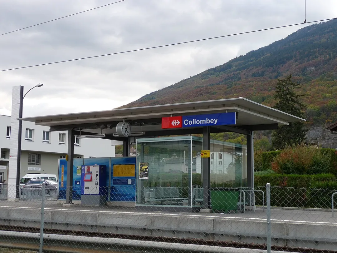 Bahnhof von Collombey.
