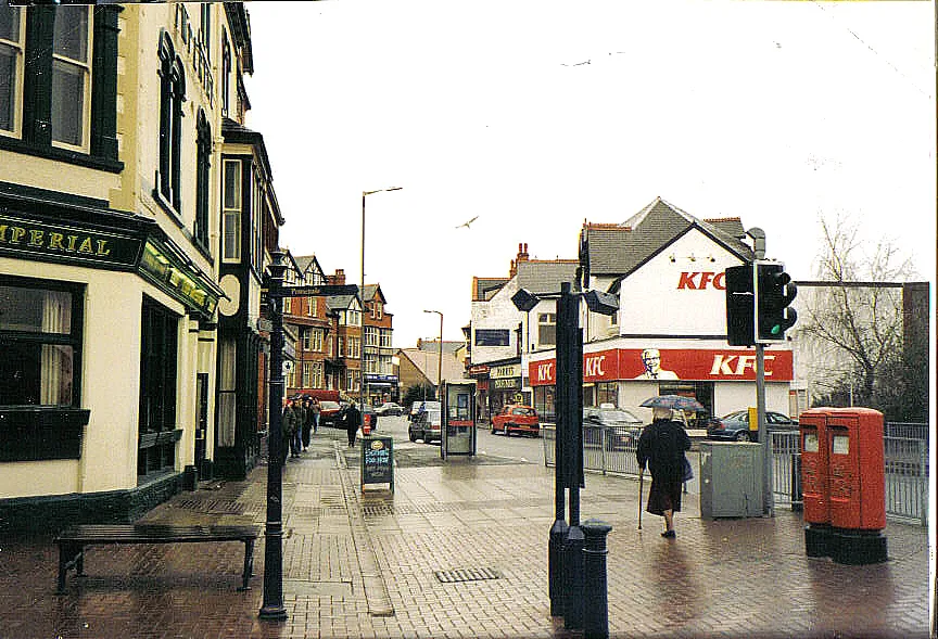 A picture I took of Colwyn Bay in the early 2000's. I donate it to the public domaine.
