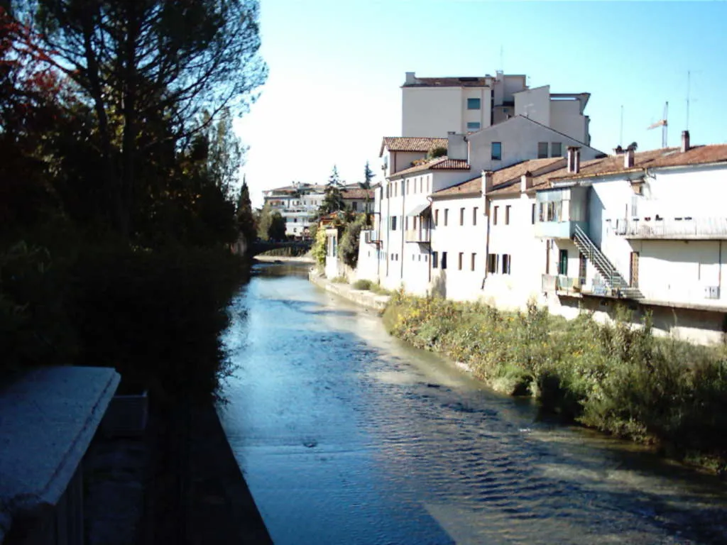 Conegliano (TV); il torrente Cervano, foto di Wolfbark concessa sotto