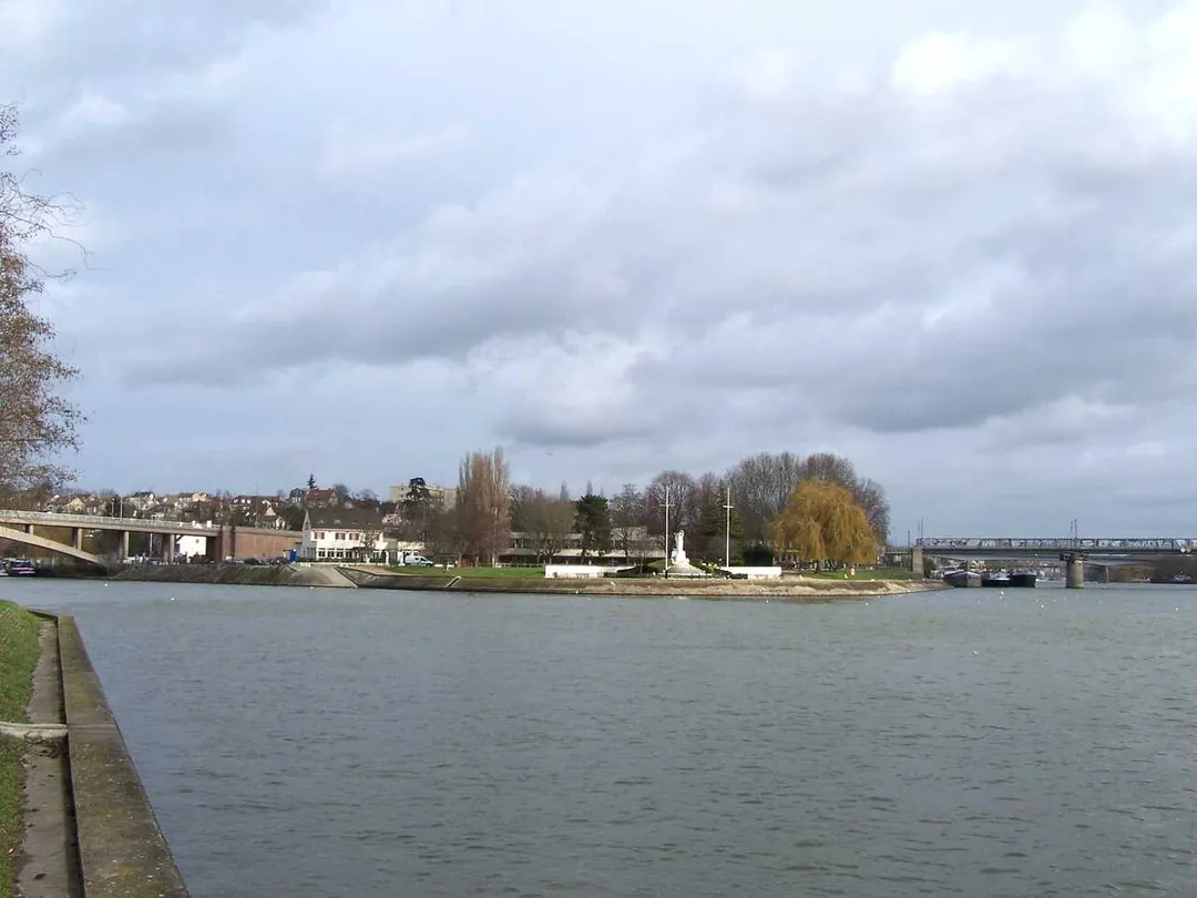 Fin d'Oise (End of Oise), meeting of the river Oise and the river Seine in Conflans-Sainte-Honorine (Yvelines, France)