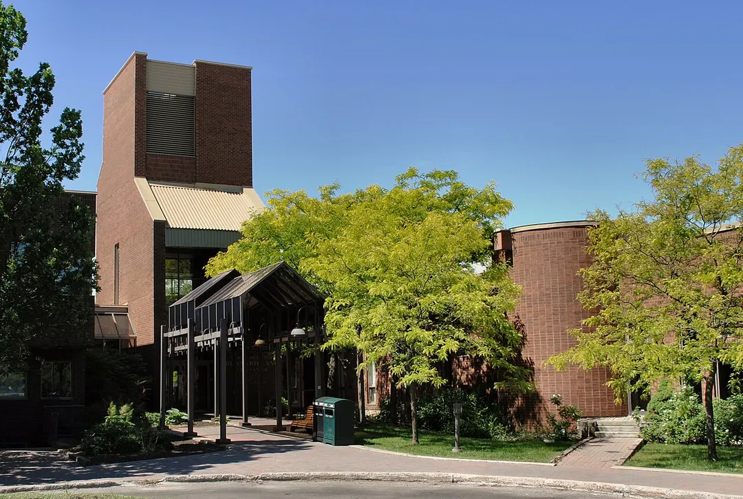 Côte-Saint-Luc city hall