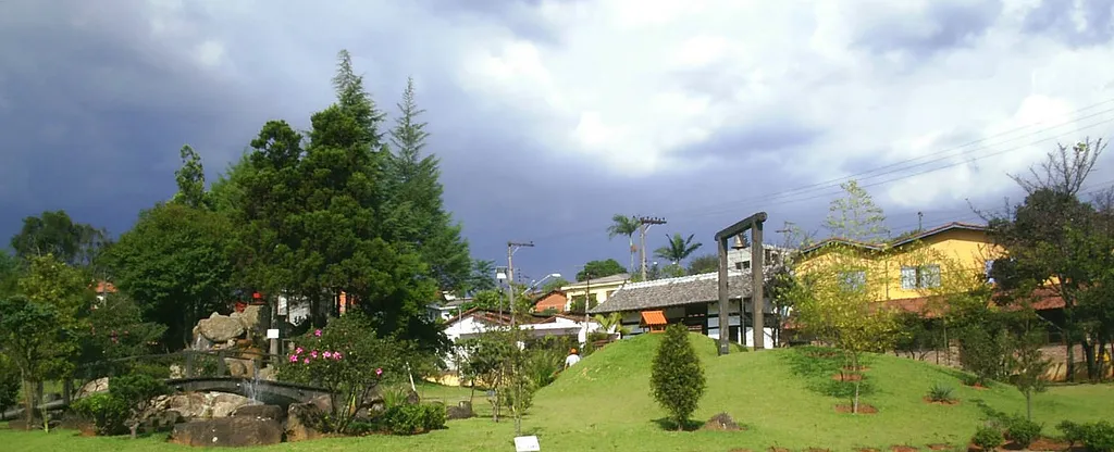 Japanese-like garden in Cotia, São Paulo, Brazil. Picture taken by me Gabriel Fernandes. Another version can be found at this page.
