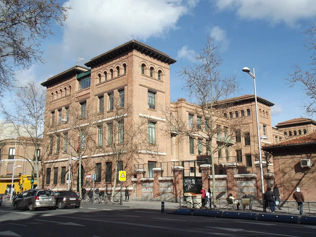 Colegio Jaime Vera, antiguo colegio Zumalacárregui, calle de de Bravo Murillo, Madrid