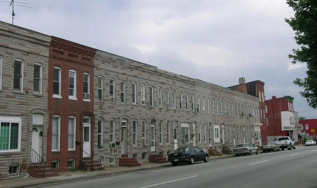 An image of rowhomes on Pennington Avenue in Curtis Bay.