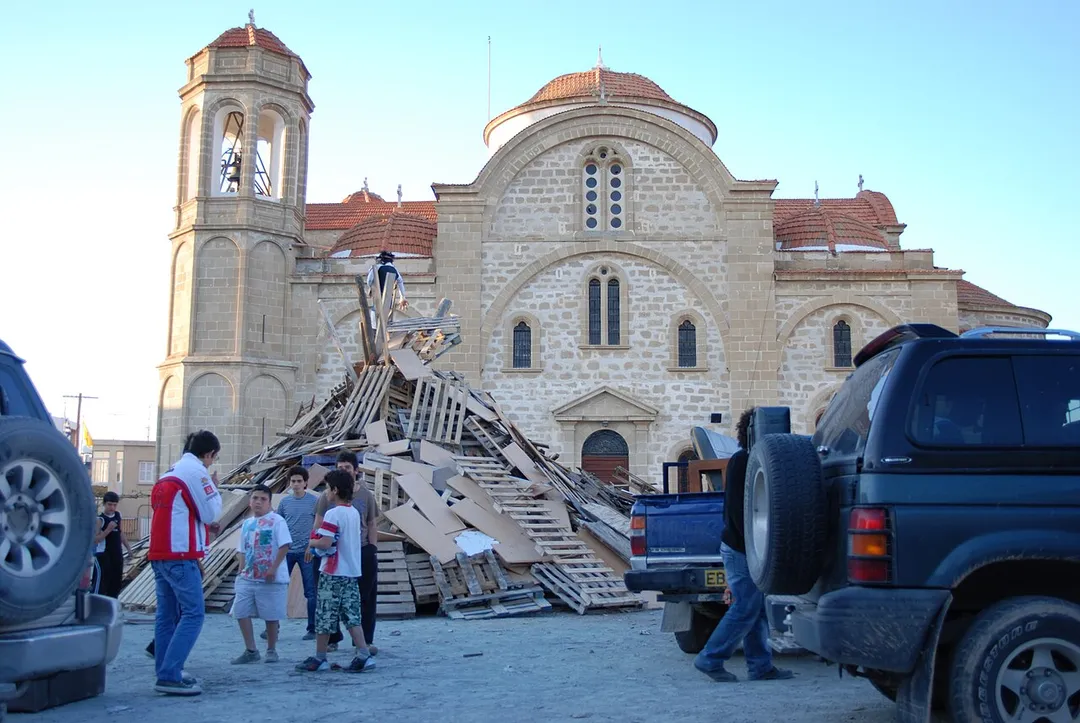 Lampratzia in the old days was lit to burn a Judas effigy.  In Cyprus this tradition, like many traditions, was misinterpreted by some in order to give them the right to burn everything and thus the meaning of this Easter Tradition lost.

<a href="http://en.wikipedia.org/wiki/Burning_of_Judas">en.wikipedia.org/wiki/Burning_of_Judas</a>

<a href="http://christmasspirit.wordpress.com/2008/03/30/cyprus-police-launch-campaign-against-easter-firecrackers/">christmasspirit.wordpress.com/2008/03/30/cyprus-police-la...</a>