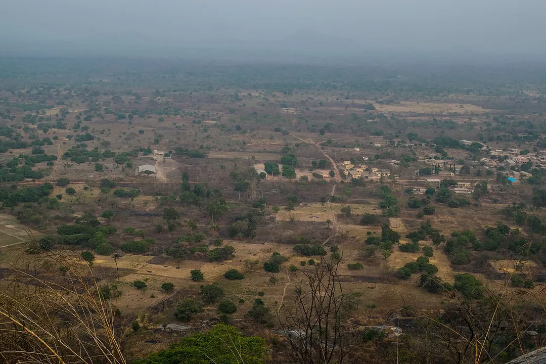Vue de la ville de Dassa Zoumè depuis les collines de Kamaté à Glazoué