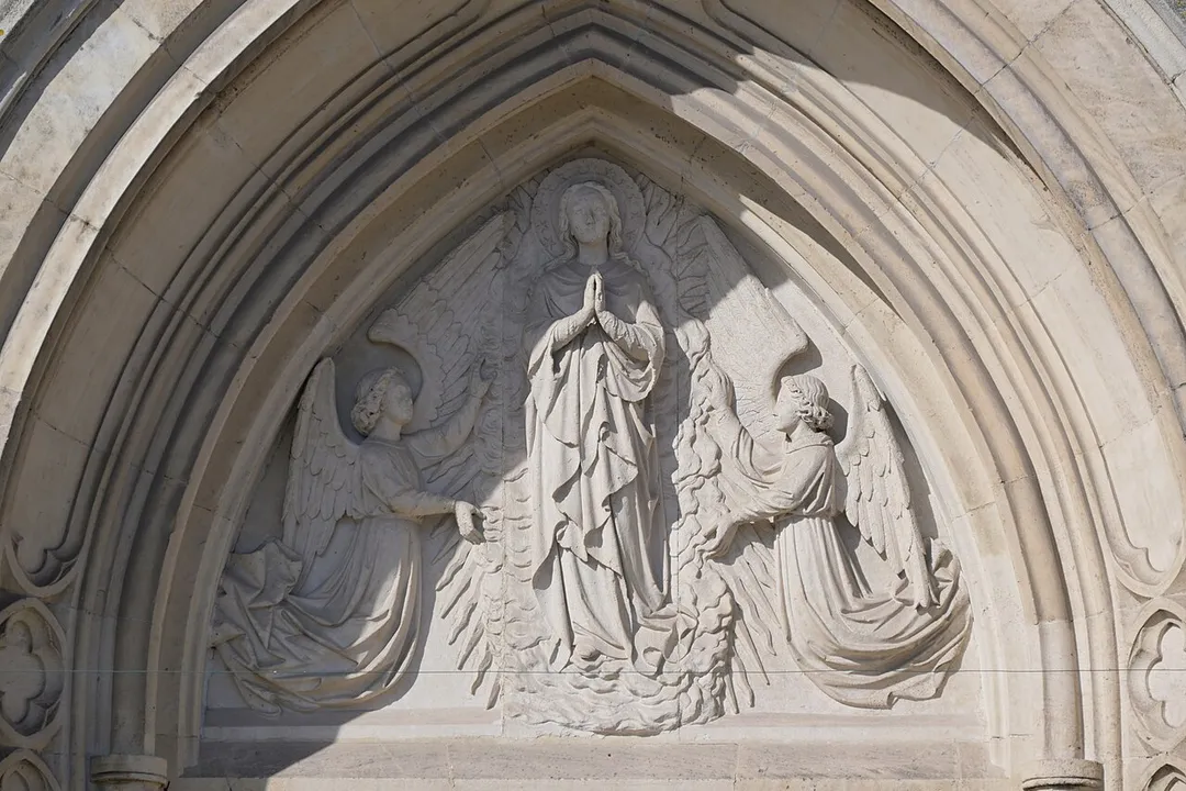 Tympanum, Onze-Lieve-Vrouw Hemelvaartkerk, Overmere, 2026