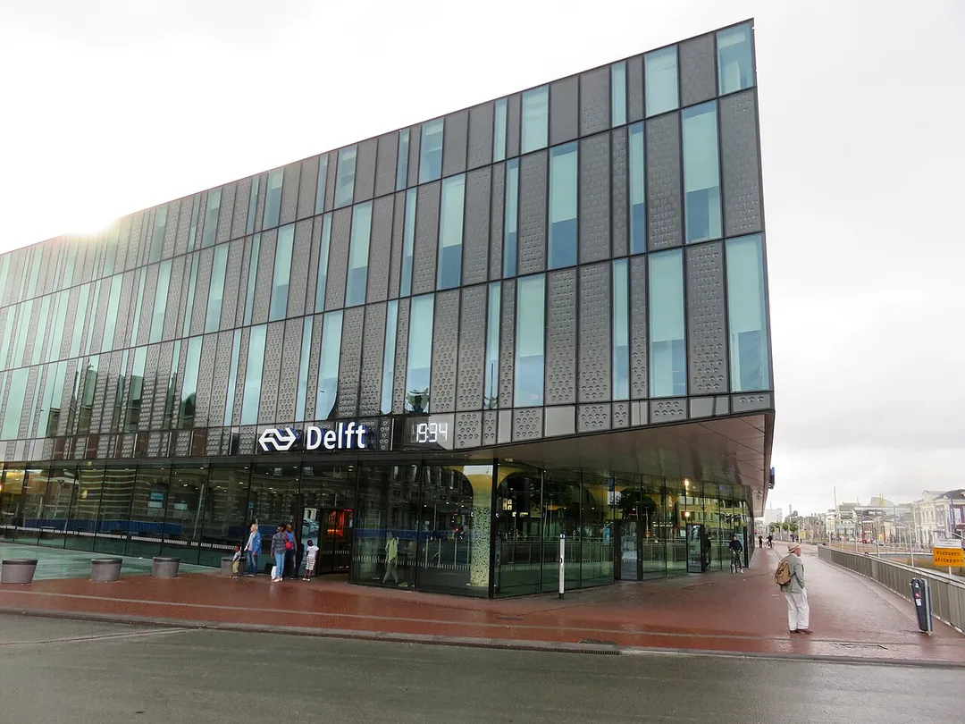 Station Delft (NL) outside