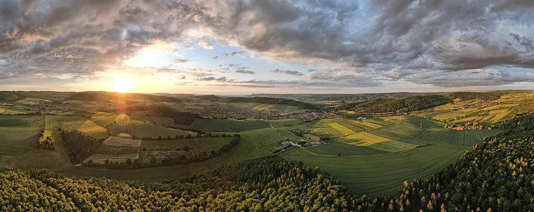 Hils Schweinsberg Luftbild - Panorama Blick auf Delligsen, Varrigsen, Düsterntal und Kaierde