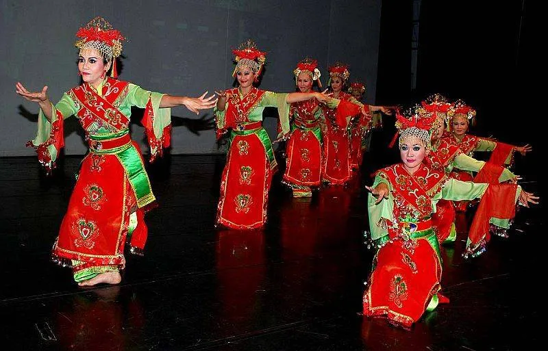 Lenggang Nyai, Betawi traditional dance