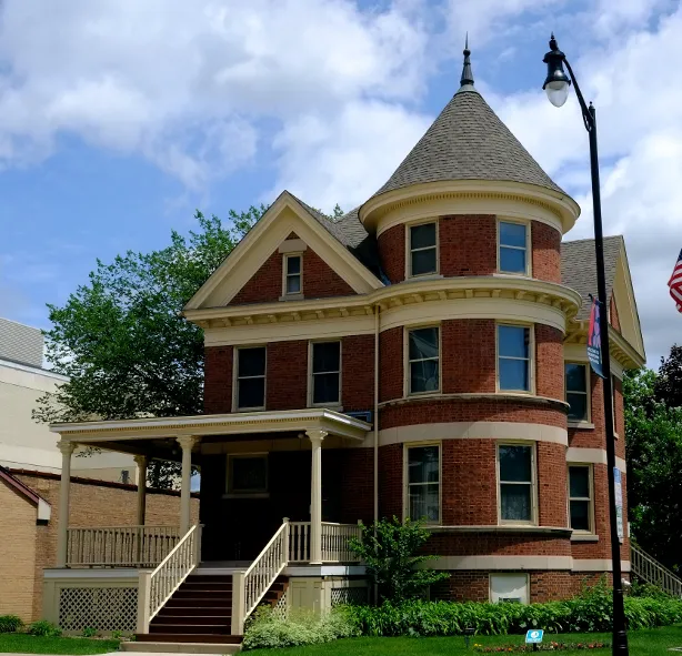 The Kinder House at the Des Plaines History Center
