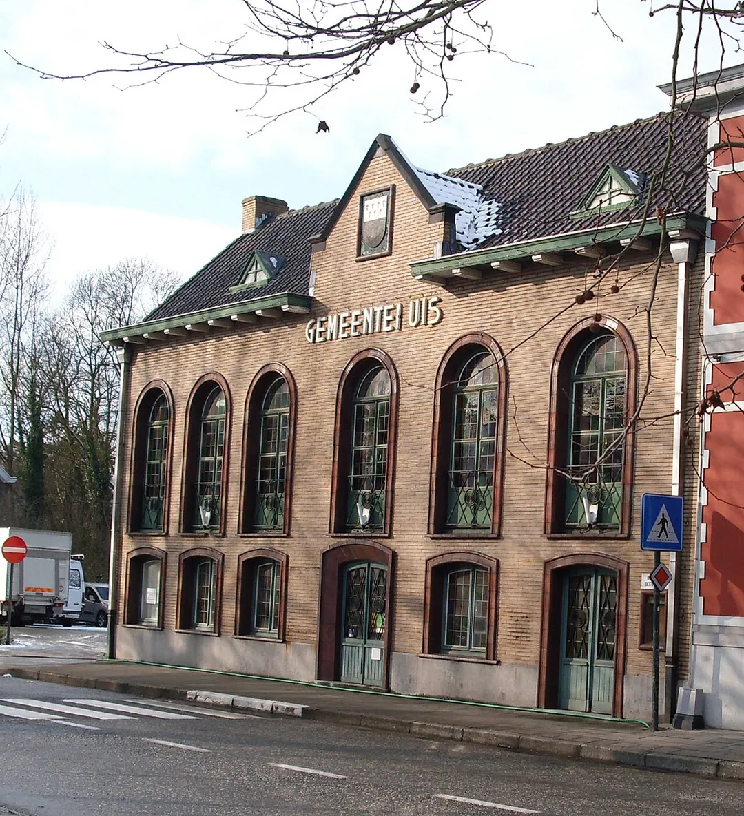 Voormalig gemeentehuis van Heusden - Destelbergen - Oost-Vlaanderen - Vlaanderen - België. Thans gesloopt en vervangen door een nieuw dienstencentrum