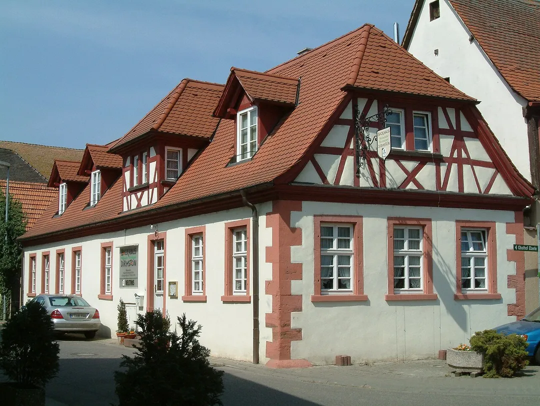 Backhaus zu de:Dirmstein, selbst fotografiert am 2006-04-24 und freigegeben durch de:Benutzer:Mundartpoet