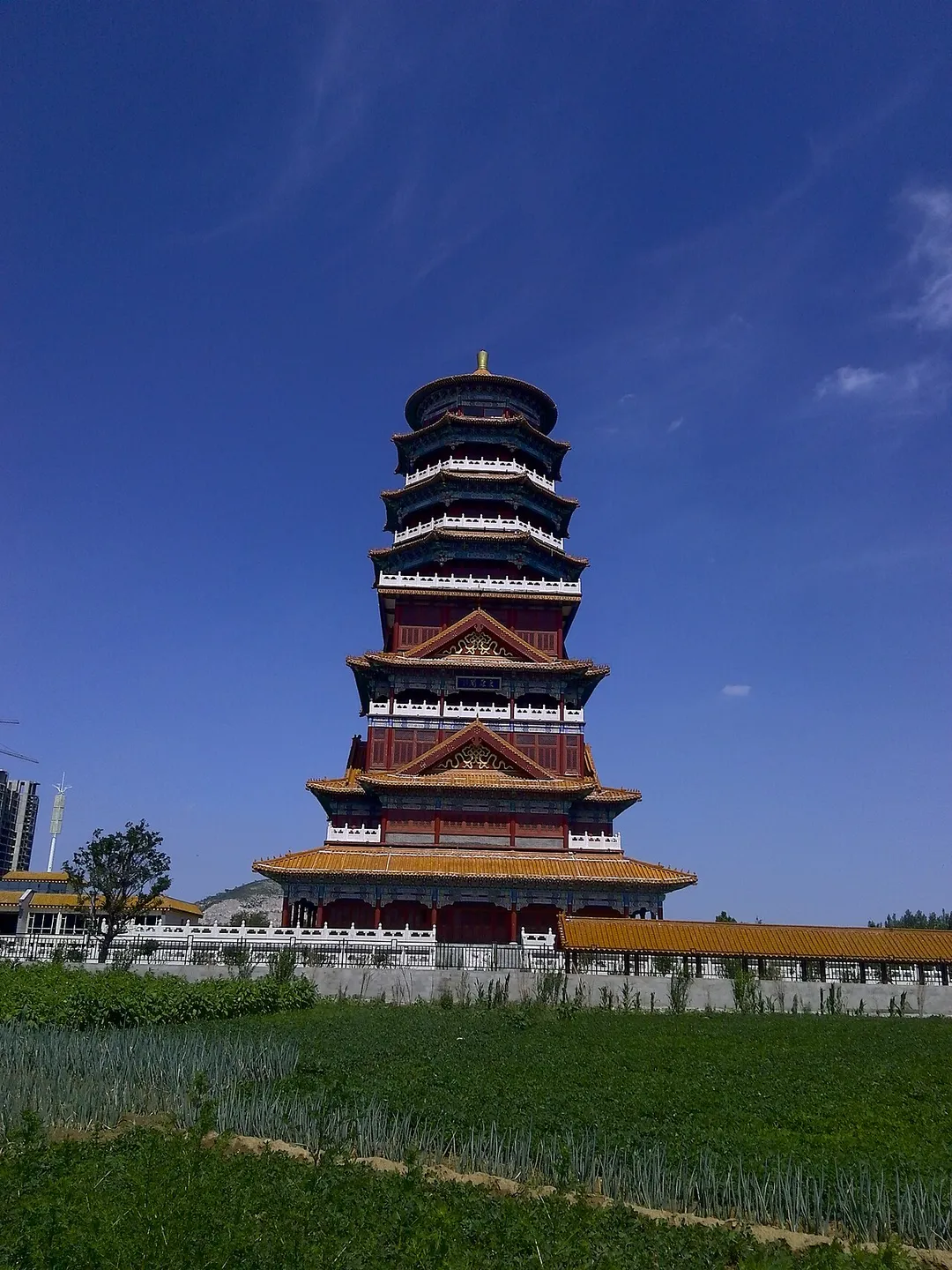 ​自西侧拍摄的东原阁