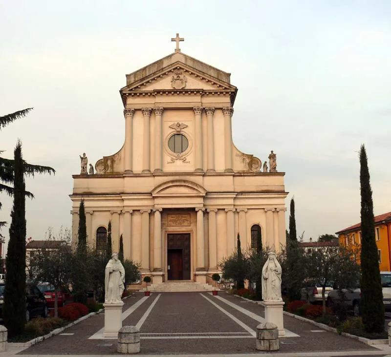 Dossobuono: Chiesa Parrocchiale di Santa Maria Maddalena.